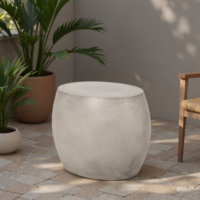 Table d'appoint d'extérieur en béton léger