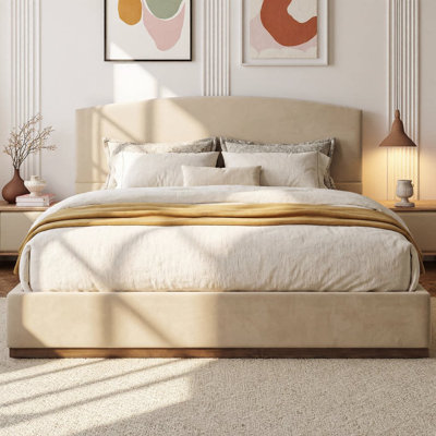 Structure de lit plateforme tapissier Cocoon avec tête de lit en velours, couleur chameau, base en bois massif, capacité de poids élevée, aucun sommier requis, design incurvé moderne pour la chambre principale