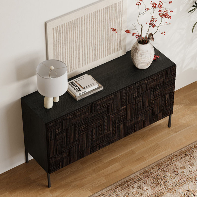 Buffet sculpté de style français, H 33,46 po x l 59,06 po x P 17,72 po
