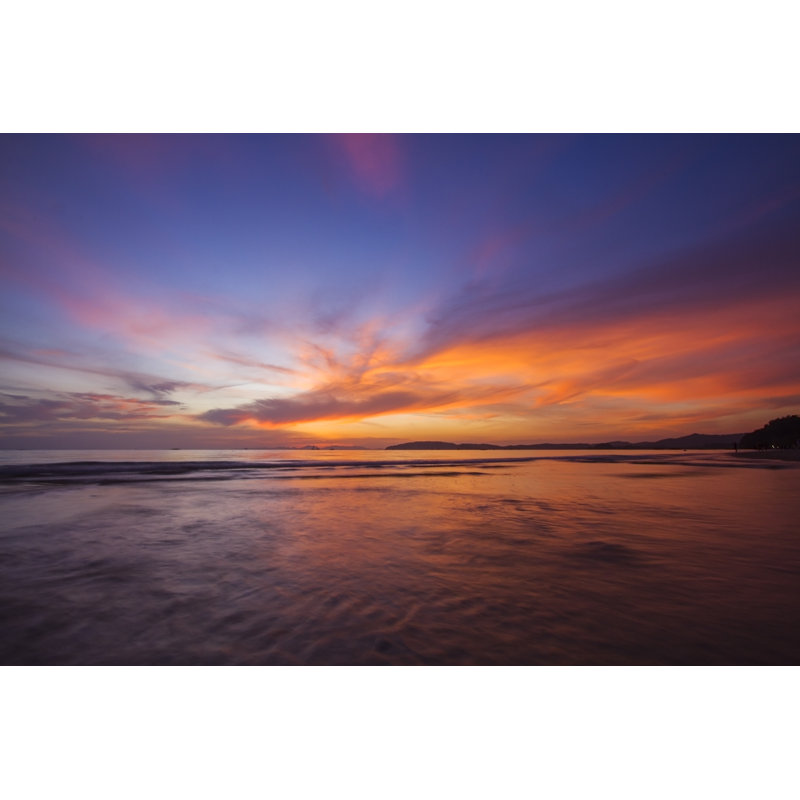 «Amazing Sunset» par Nopparatk - photographie sur toile tendue, L 30 po x H 20 po