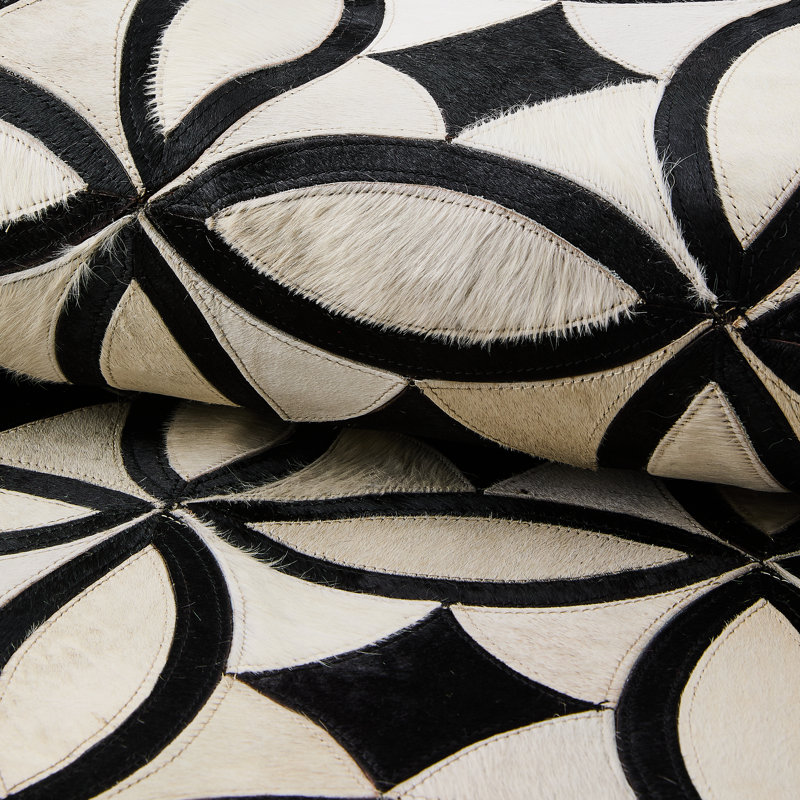 White Kyoto Hair On Hide Rug, Round 6'