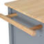 Chariot pour îlot de cuisine avec plateau en bois massif stable, armoire à 4 portes, 2 tiroirs, porte-épices et porte-serviettes, roues verrouillables, plateau gris-bleu et tablettes-236776489