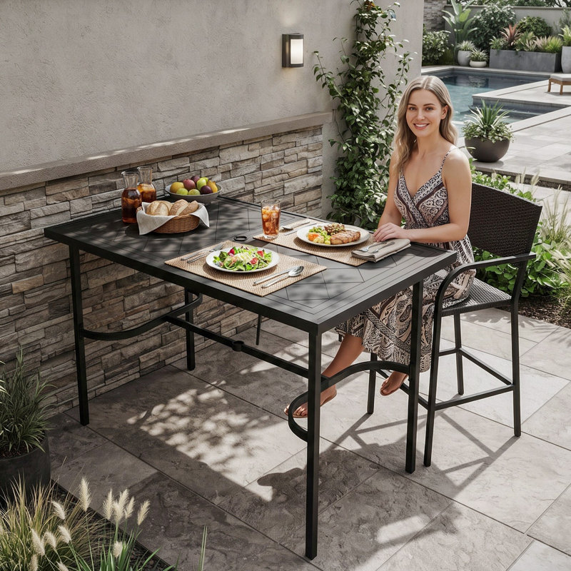 Table de bar d'extérieur en métal avec plateau à motif de losanges