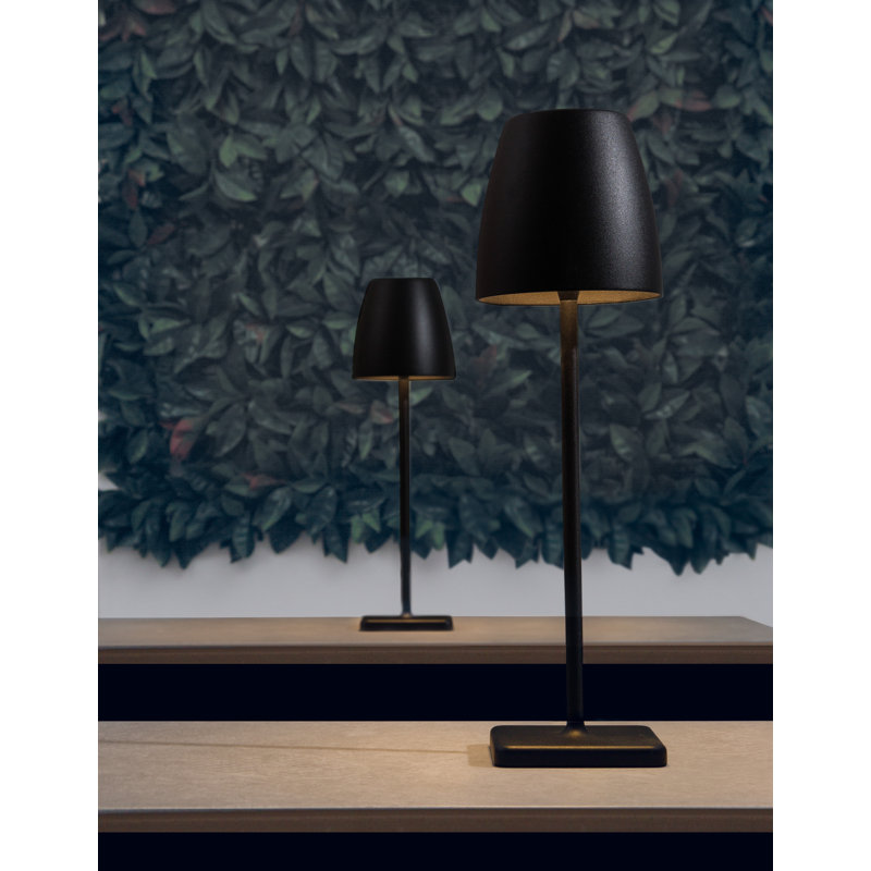 Metal Buffet Lamp, Black