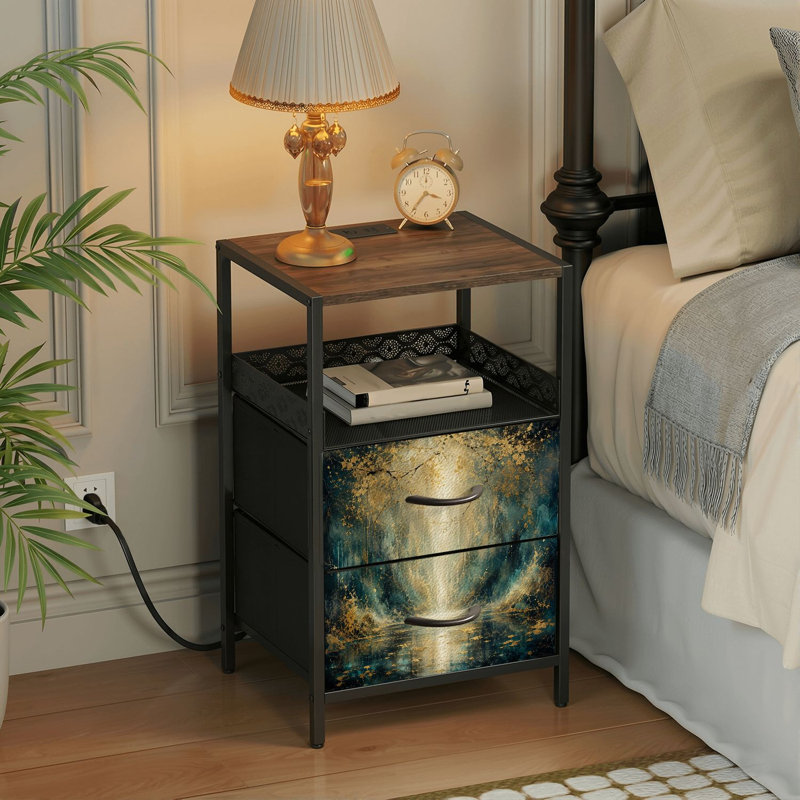 Table de chevet avec station de recharge, 2 tiroirs, ports USB et prises électriques, tablette ouverte, noire, idéale pour la chambre ou le salon. Motif abstrait lumineux : Reflets d'une forêt d'automne dorée et d'une eau brumeuse.