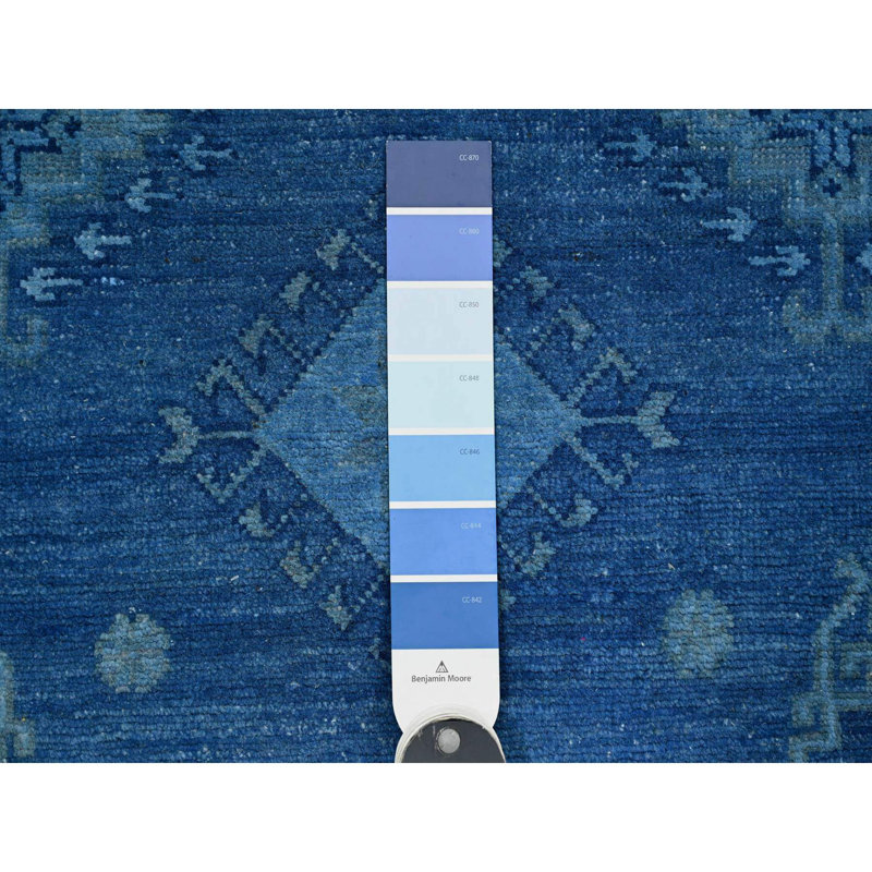 Tapis bleu en laine noué à la main 5 pi 9 po x 8 pi 7 po Kazak