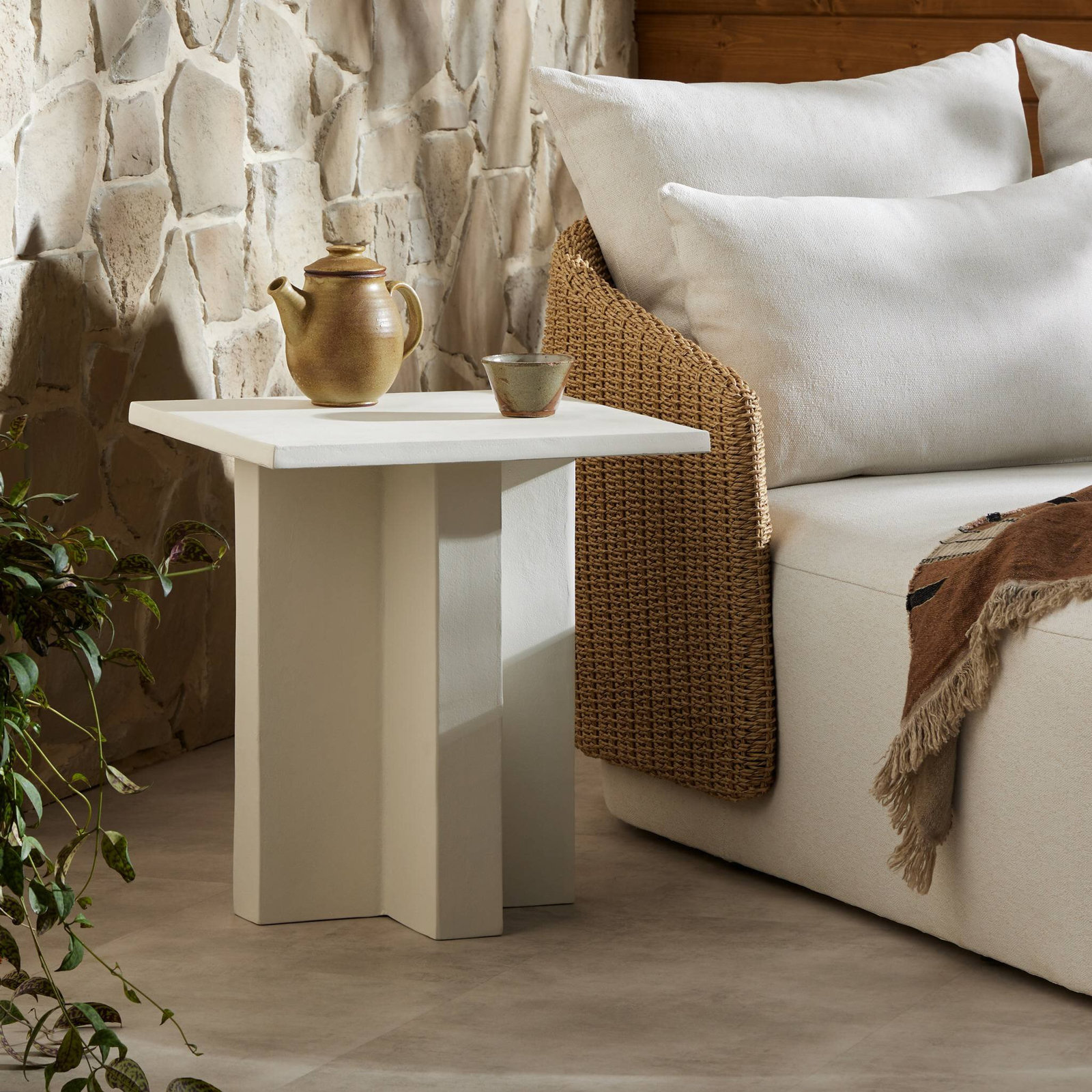 Dev 19.75'' Metal Outdoor Side Table, White