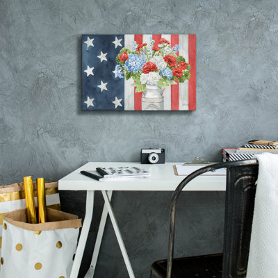 «Red White and Blue Floral 5» par Leslie Trimbach, art mural sur toile