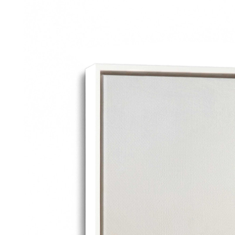 «Cloud-Kissed Landscape II», H 24,75 po x l 24,75 po, Blanc opaque