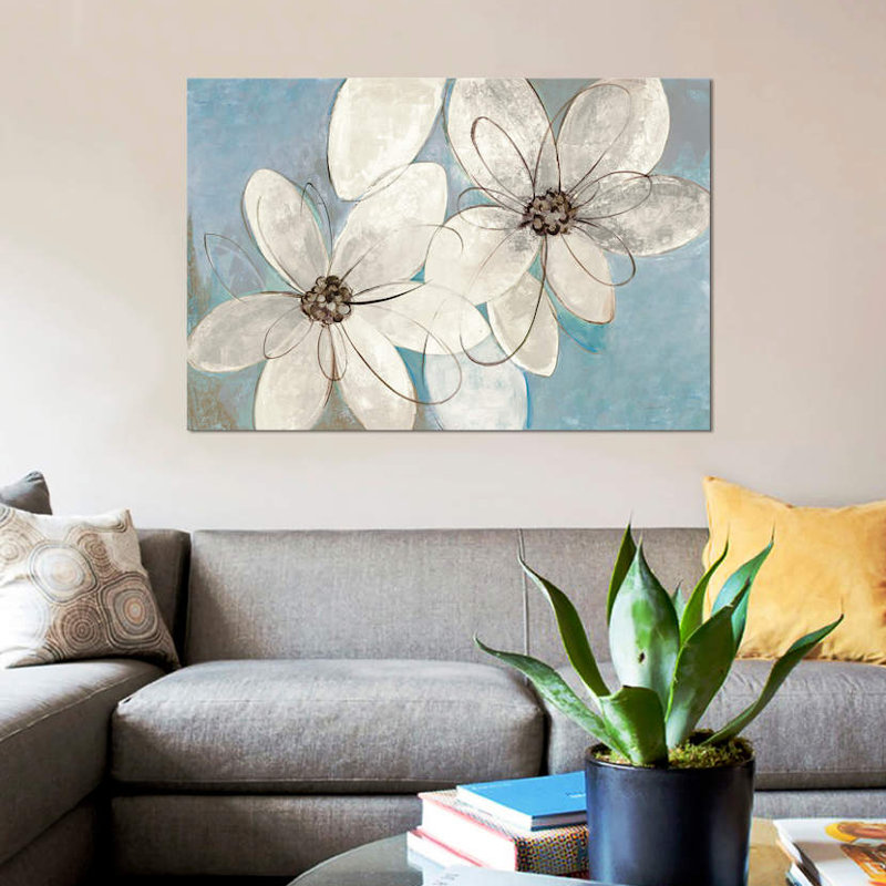 «Blue and Neutral Floral» par Silvia Vassileva, impression sur toile tendue, H 12 po x l 18 po x P 1,5 po, Toile tendue