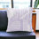 Housse de coussin décoratif en coton à rayures géométriques 22 po