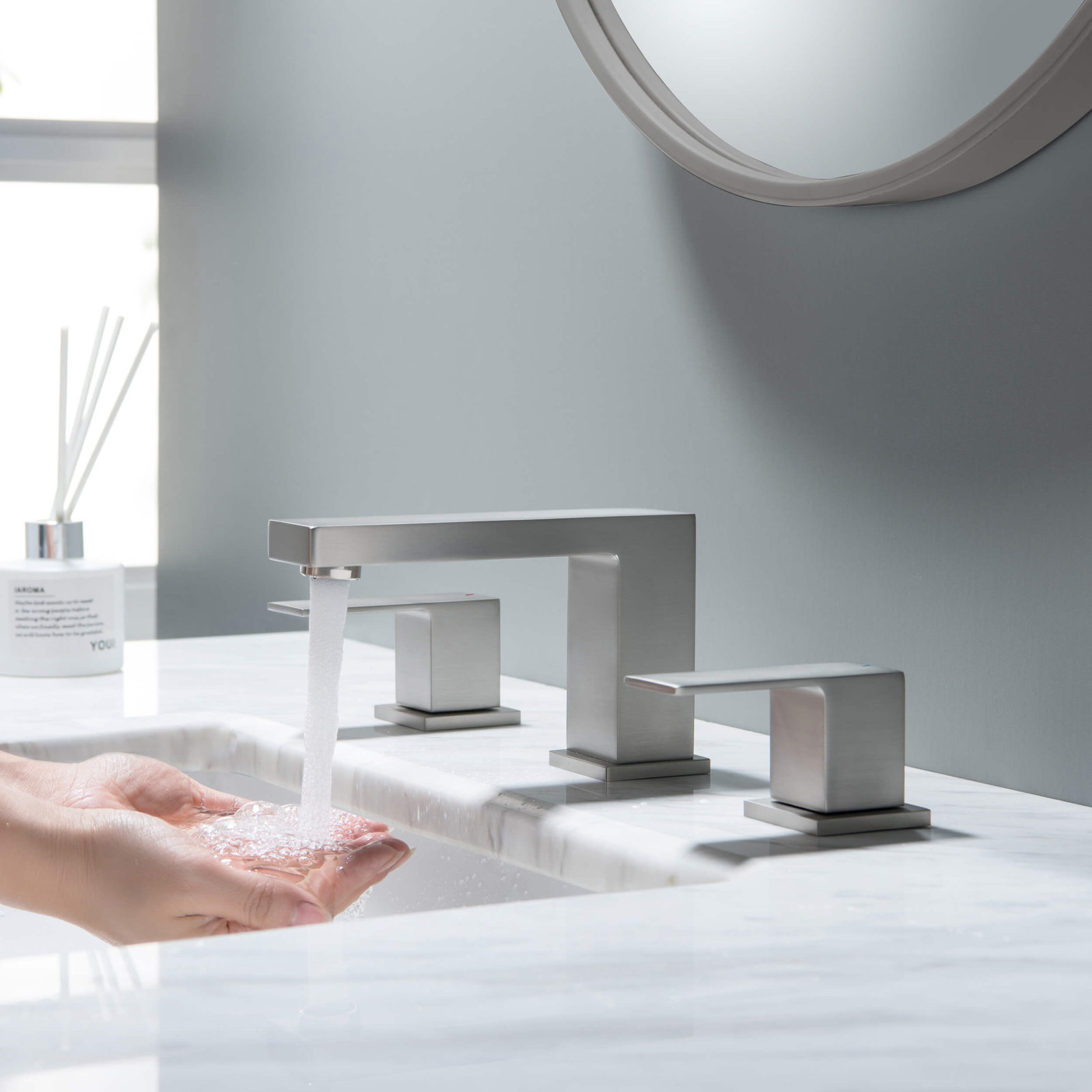 Cube Widespread Faucet 2-handle Bathroom Faucet with Drain Assembly, Gray