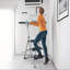 Tabouret pliant 3 marches avec plateau à outils | Plateforme large, pieds antidérapants, capacité de 330 lb, gris pour la maison et la cuisine