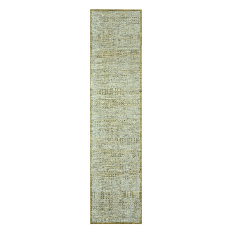 Tapis de couloir oriental 2 pi 6 po x 12 pi jaune moutarde, patiné et oxydé avec des chaînes exposées