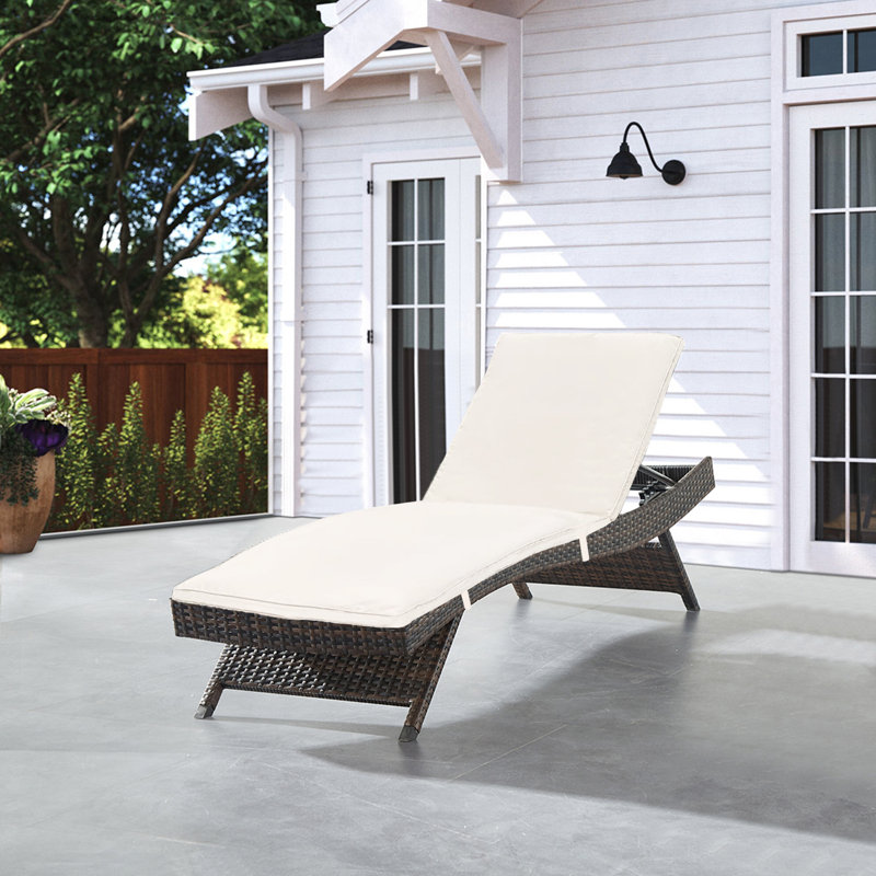 Outdoor Chaise Lounge (Set Of 1) With Cushion