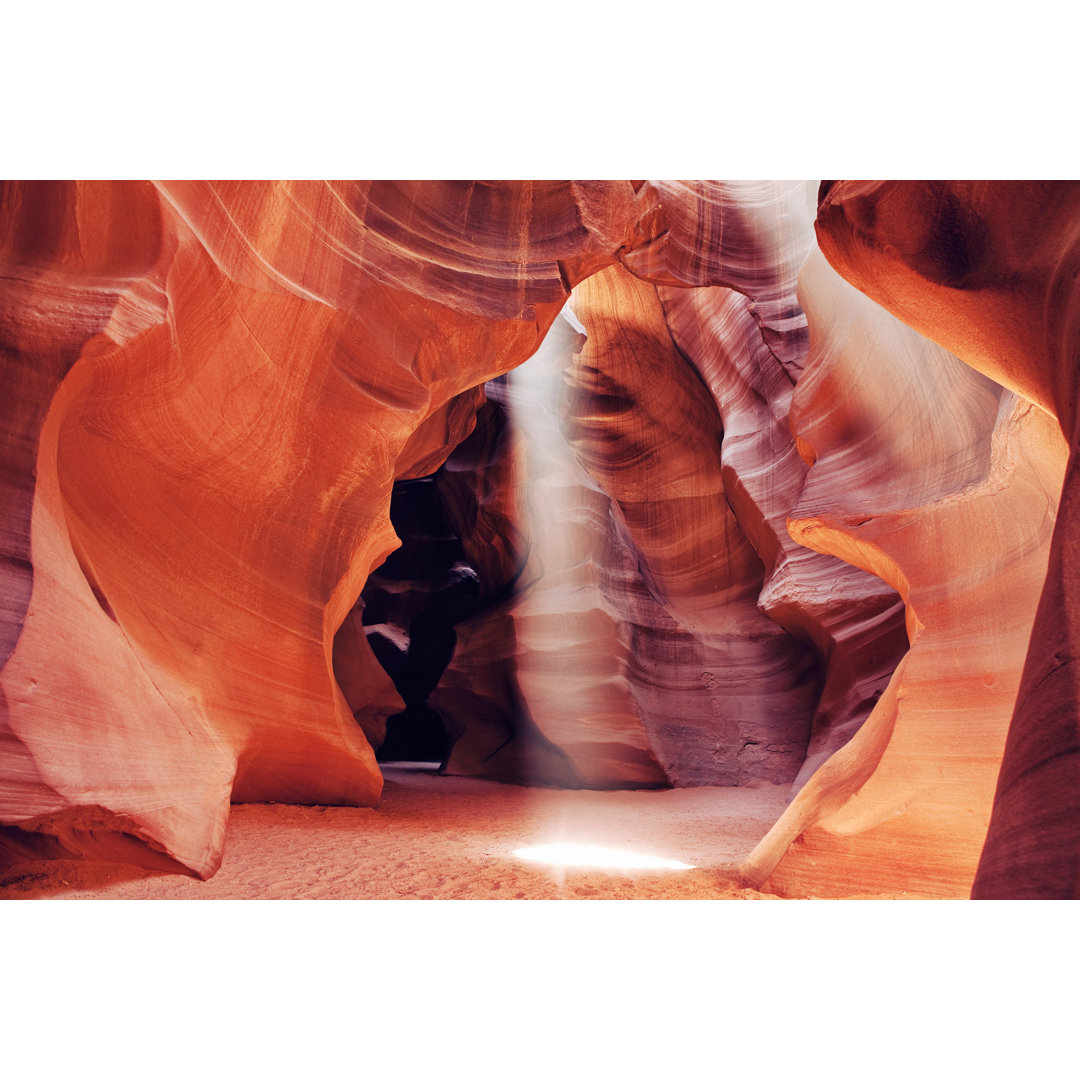 Upper Antelope Canyon von Powerofforever - Kunstdrucke auf Leinwand