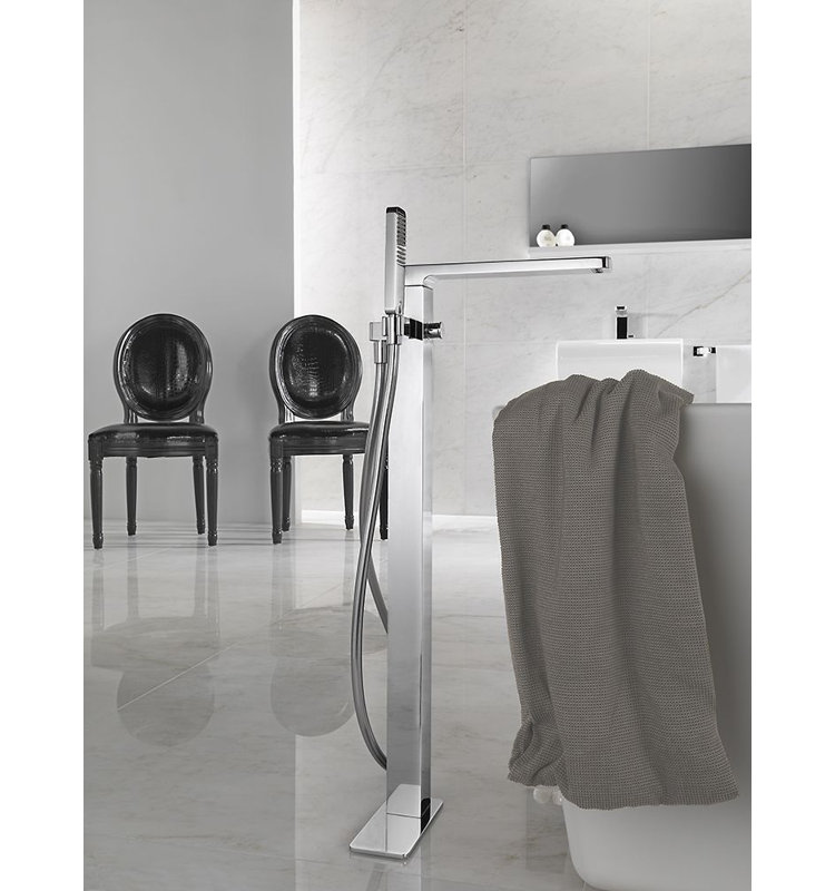 Lounge Tub Filler with Diverter