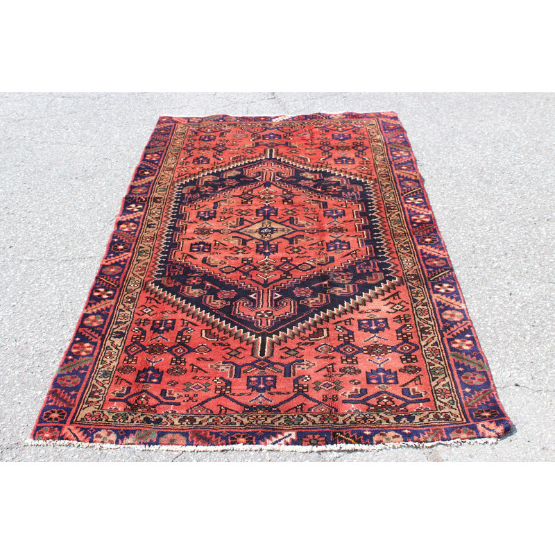 Tapis décoratif en laine de conception unique rose noué à la main des années 1990 de 4 pi 3 po x 6 pi 5 po Brixon