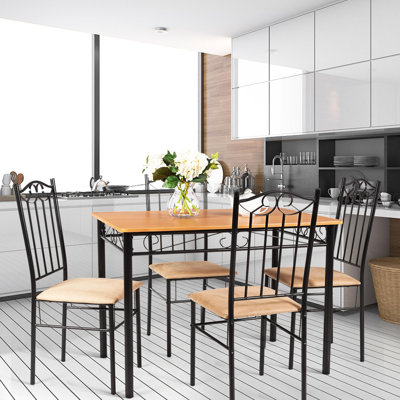 Ensemble repas pour 4 personnes Oliveras