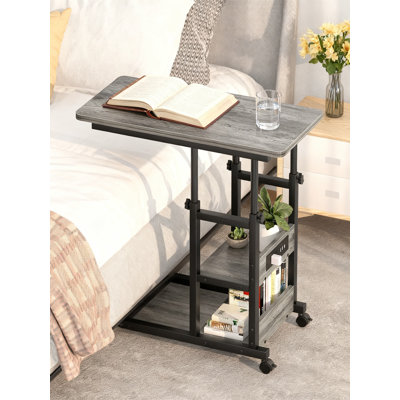 Table de bout en forme de C avec station de charge - Table coulissante réglable en hauteur avec roulettes, tablettes de rangement à 2 niveaux pour le salon, la chambre à coucher et le bureau