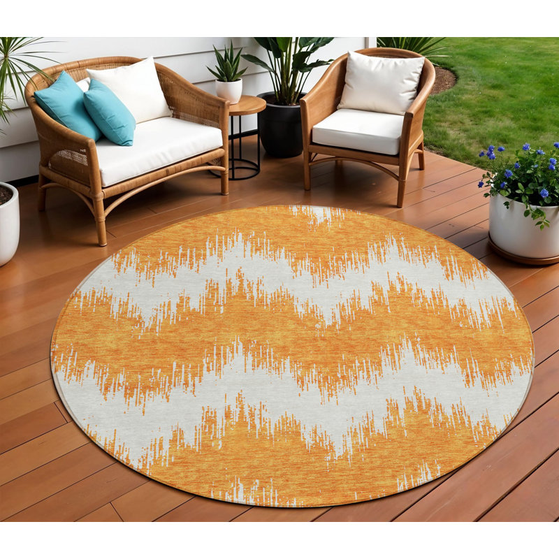 Tapis rond lavable pour l'extérieur à motif de chevrons orange et ivoire 8 pi