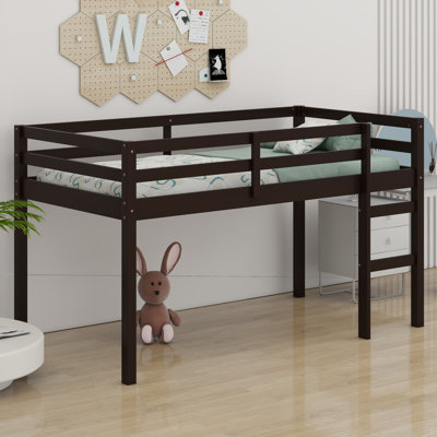 Lit mezzanine en bois avec échelle