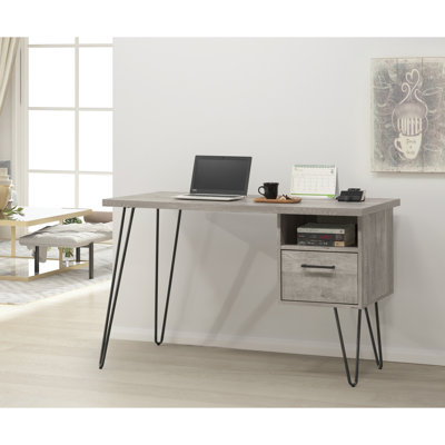 Bureau en chêne gris avec de nombreuses options de rangement - Gain de place, entretien facile, structure en métal, fini gris délavé, 121,5 cm L x 75,8 cm H x 58,9 cm P. Conception optimisée avec tiroirs et étagères. Entretien facile.