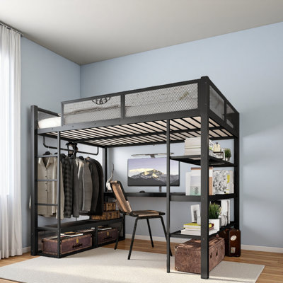 Grand lit mezzanine avec tablettes de rangement