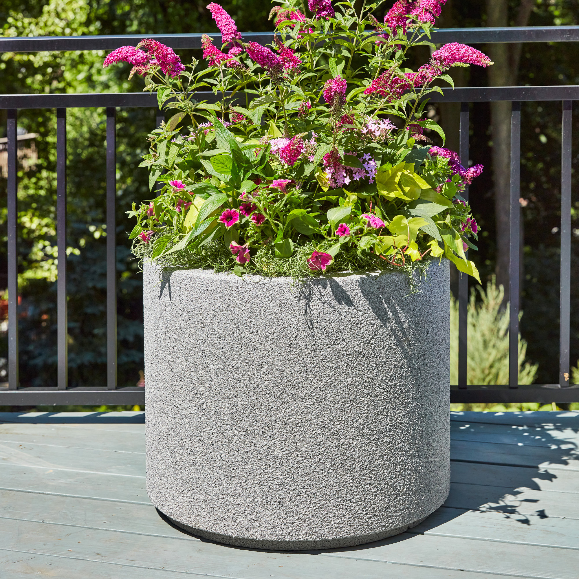 Gita Large Lightweight Outdoor 23" x 19" Round Planter Box, Gray Granite