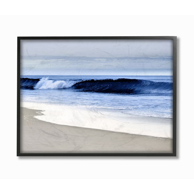 «Beach Waves on Sand Sea» par Devon Davis - reproduction d'art, H 24 po x l 30 po, Giclée encadrée noir minuit