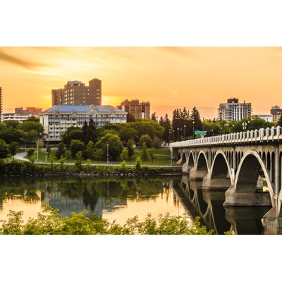 Coucher de soleil sur la ville de Saskatoon - photographie sur toile