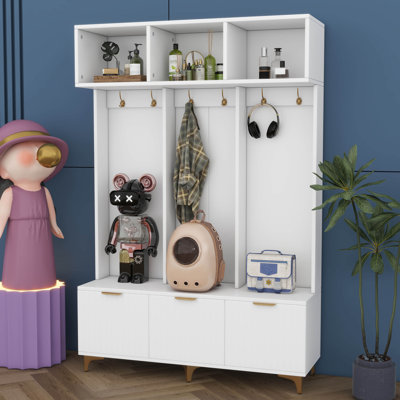 Arbre d'entrée de 49,6 po de largeur avec banc et rangement pour chaussures, armoire d'entrée avec portes cannelées ultrabrillantes et tablettes ouvertes, 6 crochets et pieds dorés