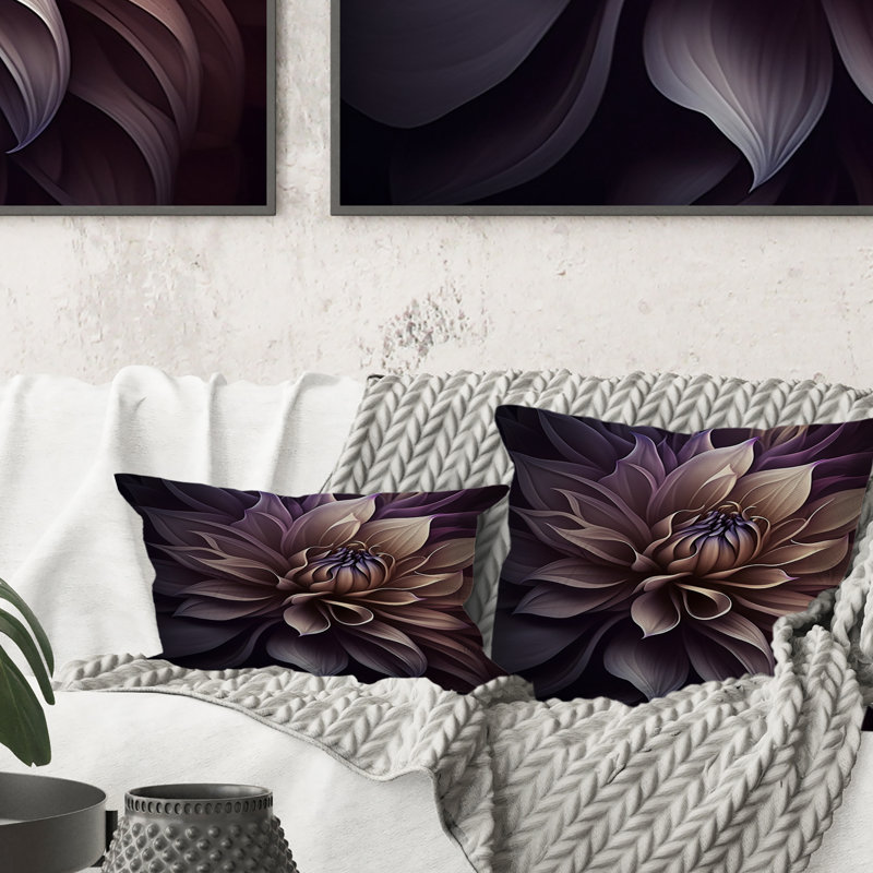 Coussin mauve à motif de fleurs de dahlia mauve II