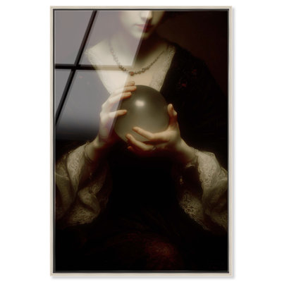 «Her Crystal Ball», reproduction d'art acrylique encadrée par Art Remedy, cadre argenté, 10 x 15