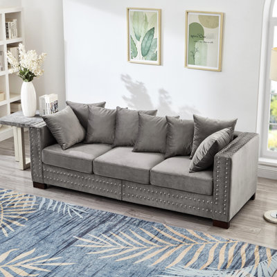 Velours 3 places moderne gris avec accoudoirs carrés avec clous, coussin amovible, rangement sous la conception, décoration des clous, structure, siège à ressorts hélicoïdaux confortable, espace