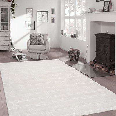 Hand Tufted Viscose Geometric Indoor Rug