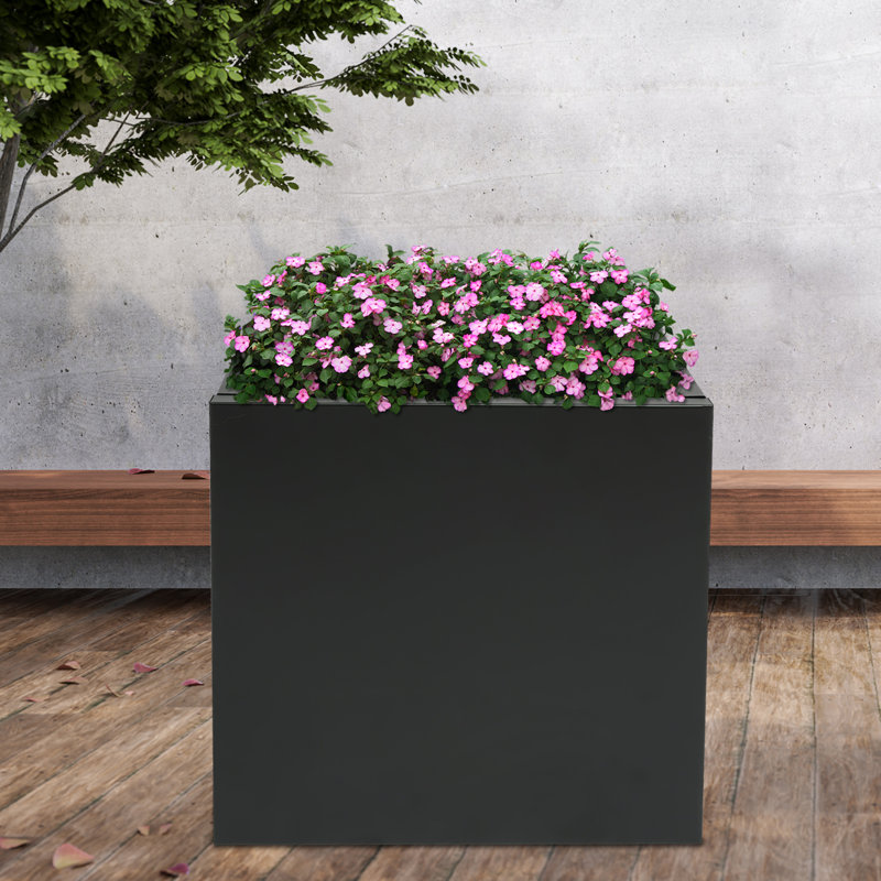 Boîte à fleurs en métal Raemond, H 32 po x l 32 po x P 32 po