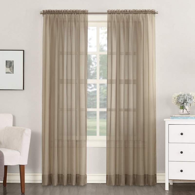 Panneau de rideau transparent avec passe-tringle Wayfair Basics® Albia, Taupe, L 59 po x L 84 po