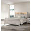 Grand lit avec tablettes de tête de lit et éclairage DEL - style contemporain blanc délavé