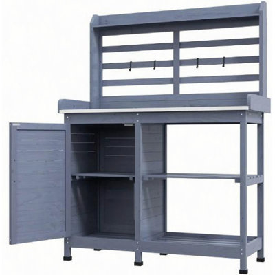 Easy to Clean Wooden Potting Bench