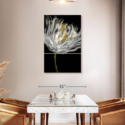 Tulipes sur fond noir I