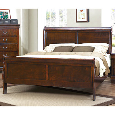 Lit-bateau de style Louis Philippe avec finition cerisier brun