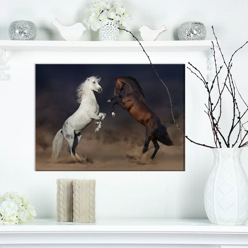 « horse combat en désert », reproduction de photo sur toile tendue, H 20 po x l 20 po x P 1 po