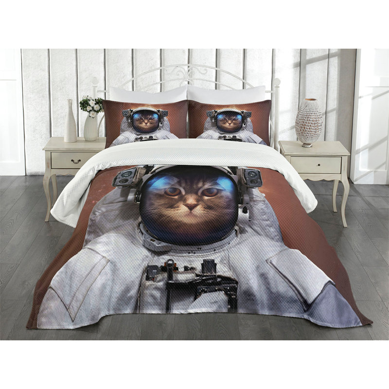 White Quilted Queen Bedspread Set with Pillow Shams