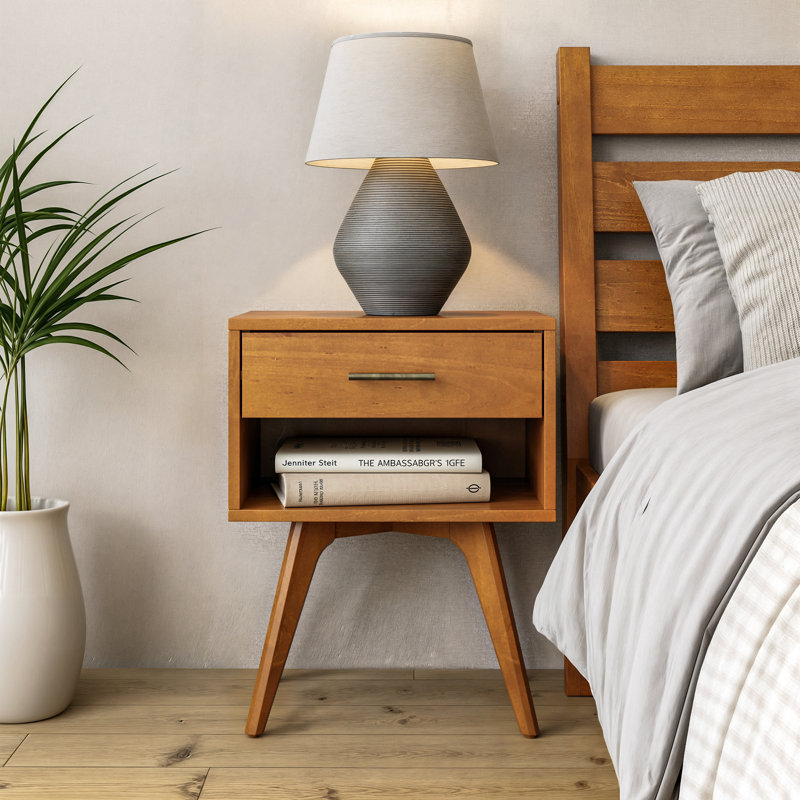 Chandrima 19.62'' W Nightstand, Castanho