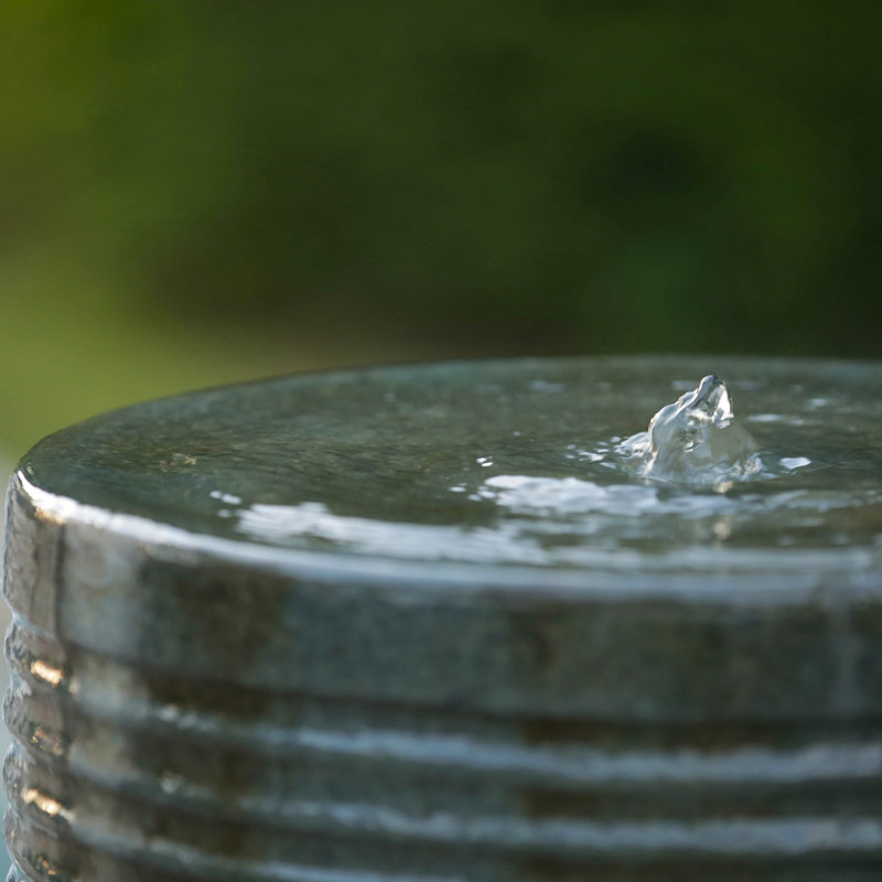 Glassell Hand Crafted Weather Resistant Birdbath Fountain, Bronze