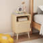 Table de chevet 22,83 po H