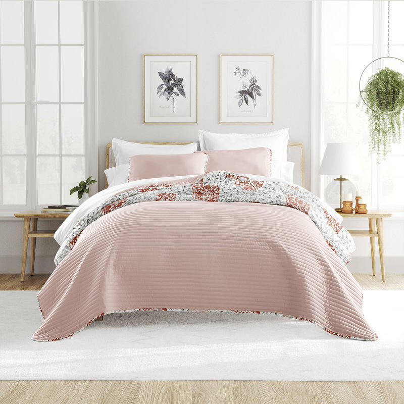 Blush Twin Reversible Microfiber Patchwork Quilt Set
