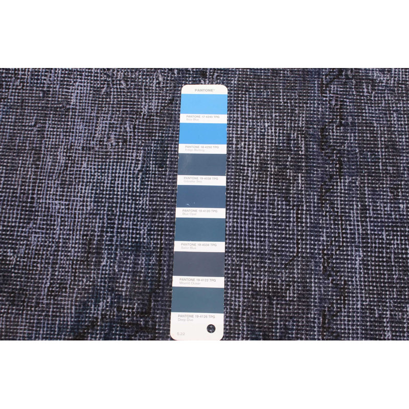 Tapis bleu foncé à transition de couleur 3 pi 1 po x 12 pi 9 po