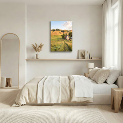 Art mural sur toile Green Pasture and Golden Rolling Hills Farm Barn
